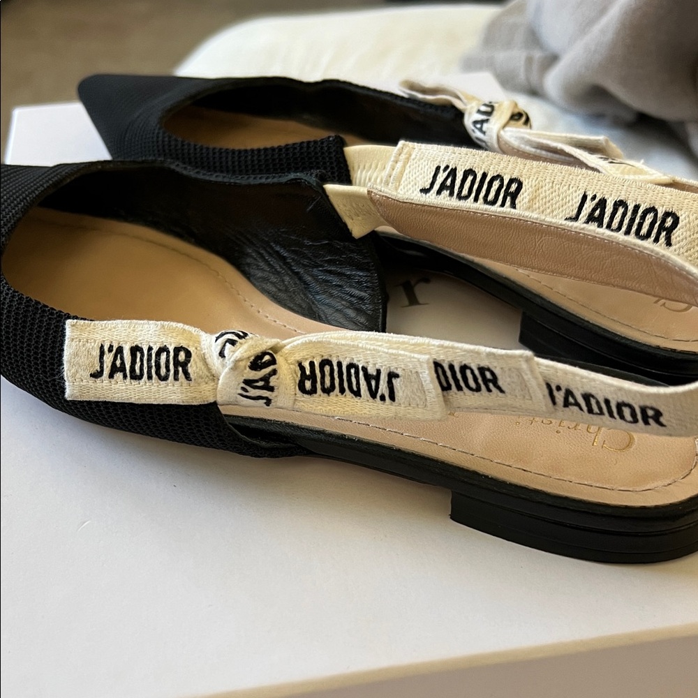‼️SOLD‼️ Dior Black Pointed-Toe Slingback Flats with Cream J'Adior Straps - Picture 2 of 13